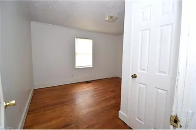 2607 Textile Drive, Greensboro, NC 27405 - Photo 9
