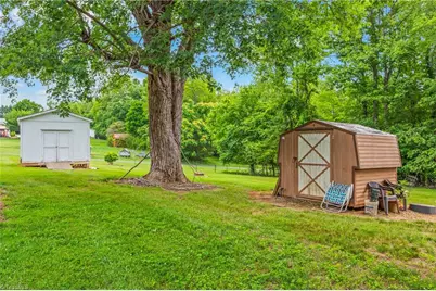 304 Armstrong Road, Pilot Mountain, NC 27041 - Photo 31