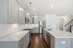 1039 Brockton Dr, Mebane, NC 27302 - Photo 11