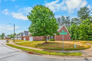 2074 Hibiscus Ln, Kernersville, NC 27284 - Photo 3