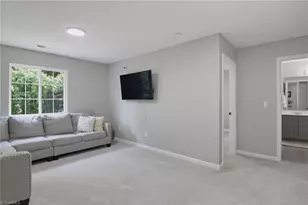 913 Topsail Dr, Browns Summit, NC 27214 - Photo 21