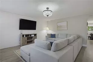 913 Topsail Dr, Browns Summit, NC 27214 - Photo 5