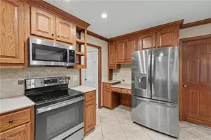 1801 Dantzler Dr, High Point, NC 27265 - Photo 13