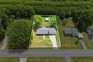 242 Island Dr, Madison, NC 27025 - Photo 3