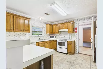 2094 Asheboro School Road, Asheboro, NC 27203 - Photo 11