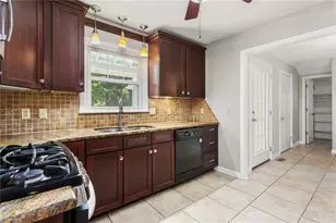 3800 Blairwood St, High Point, NC 27265 - Photo 17