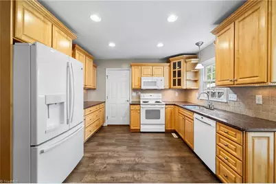 6204 Highland Brook Drive, Clemmons, NC 27012 - Photo 15