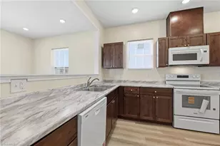 1801 Tucker St, Greensboro, NC 27405 - Photo 9