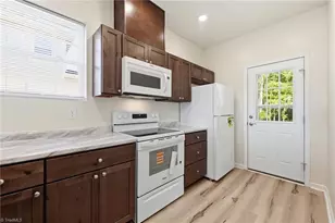 1801 Tucker St, Greensboro, NC 27405 - Photo 11