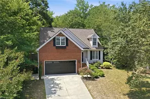 425 Turnberry Dr, Mebane, NC 27302 - Photo 1
