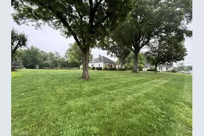 2103 N Thomas Avenue, Newton, NC 28658 - Photo 35