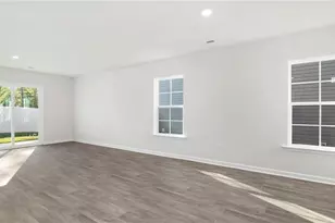 631 Beechwood Cir, Thomasville, NC 27360 - Photo 3