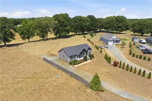 4242 E Greensboro Chapel Hill Rd, Graham, NC 27253 - Photo 29