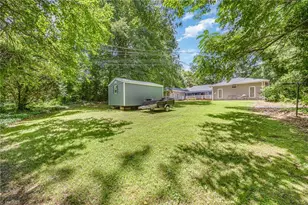 159 Circle Dr, Thomasville, NC 27360 - Photo 5