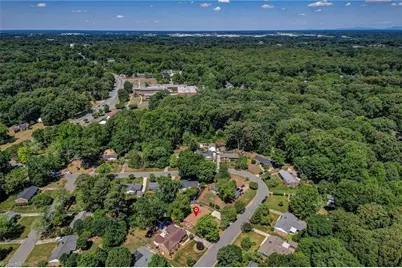 4921 Starmount Drive, Greensboro, NC 27410 - Photo 5
