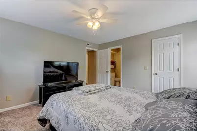6700 W Friendly Avenue #2J, Greensboro, NC 27410 - Photo 13
