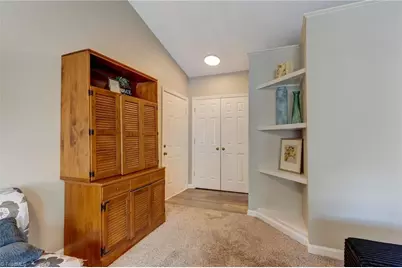 6700 W Friendly Avenue #2J, Greensboro, NC 27410 - Photo 5