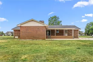 2091 Northcrest Dr, Elon, NC 27244 - Photo 33