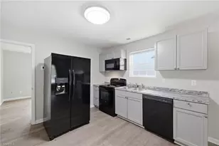 1020 Rainey St, Burlington, NC 27217 - Photo 7