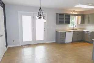 2804 Mitchell Wood Dr, Browns Summit, NC 27214 - Photo 5