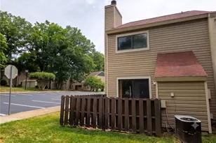 217 Village Ln, Greensboro, NC 27409 - Photo 3