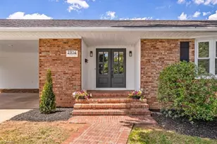 2914 Cornwallis Dr, Greensboro, NC 27408 - Photo 3