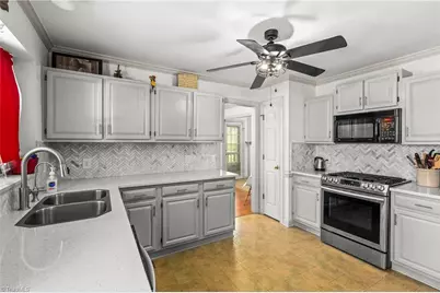 17 Spring Oak Court, Greensboro, NC 27410 - Photo 7