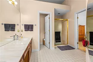 17 Spring Oak Ct, Greensboro, NC 27410 - Photo 11