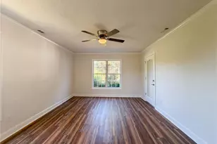 105 Jefferson Forest Ct, Winston-Salem, NC 27106 - Photo 9