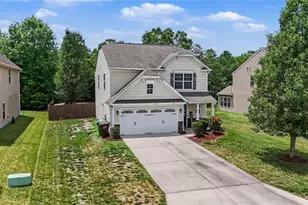 6739 Maize Dr, High Point, NC 27265 - Photo 3