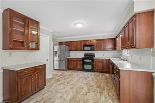 7060 Bridgewood Rd, Clemmons, NC 27012 - Photo 9