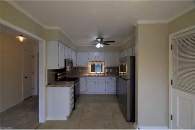 103 Briar Ridge Circle, Winston-Salem, NC 27104 - Photo 5