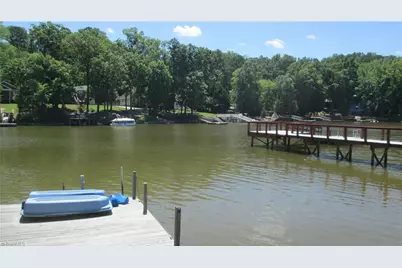 694 Lake Shore Avenue, Lexington, NC 27292 - Photo 3