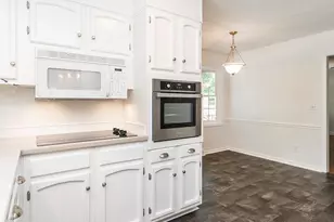 1004 Lamp Post Ln, Greensboro, NC 27410 - Photo 15