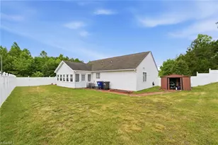 2545 Stratford Lake Rd, Winston-Salem, NC 27103 - Photo 33