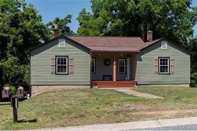 1009 7th Street, North Wilkesboro, NC 28659 - Photo 1