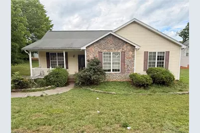 409 Lake Avenue, High Point, NC 27260 - Photo 1
