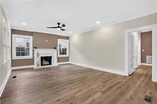 405 Spring St, Thomasville, NC 27360 - Photo 9