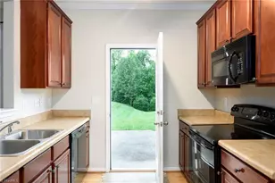2674 Hartfield Commons Ln, Winston-Salem, NC 27103 - Photo 7