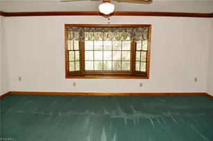 2575 Country Club Rd, Wilkesboro, NC 28697 - Photo 23