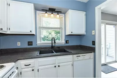 2208 Franklin Court, Burlington, NC 27215 - Photo 11