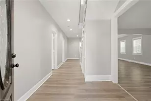 1024 Franklin St, Winston-Salem, NC 27101 - Photo 7