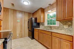 214 Regency Dr, Reidsville, NC 27320 - Photo 17