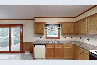 436 Forest Creek Drive, Winston-Salem, NC 27107 - Photo 9