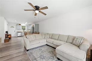 715 Dillon St, Thomasville, NC 27360 - Photo 5