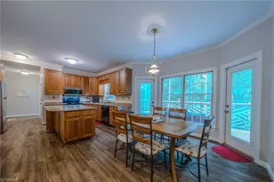 2448 Glen Cove Way, High Point, NC 27265 - Photo 9
