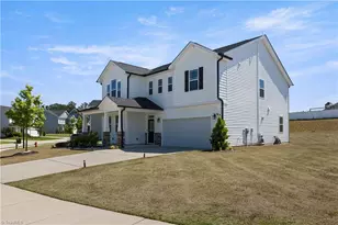 205 Mallard Loop Dr, Clayton, NC 27527 - Photo 3