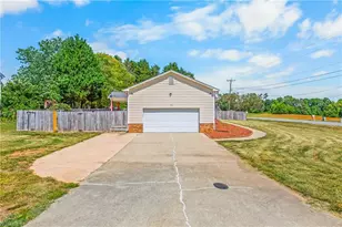 565 Adams Gate Rd, Winston-Salem, NC 27107 - Photo 3