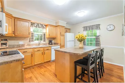 4921 Gladwyn Drive, Winston-Salem, NC 27104 - Photo 11