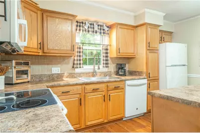 4921 Gladwyn Drive, Winston-Salem, NC 27104 - Photo 13